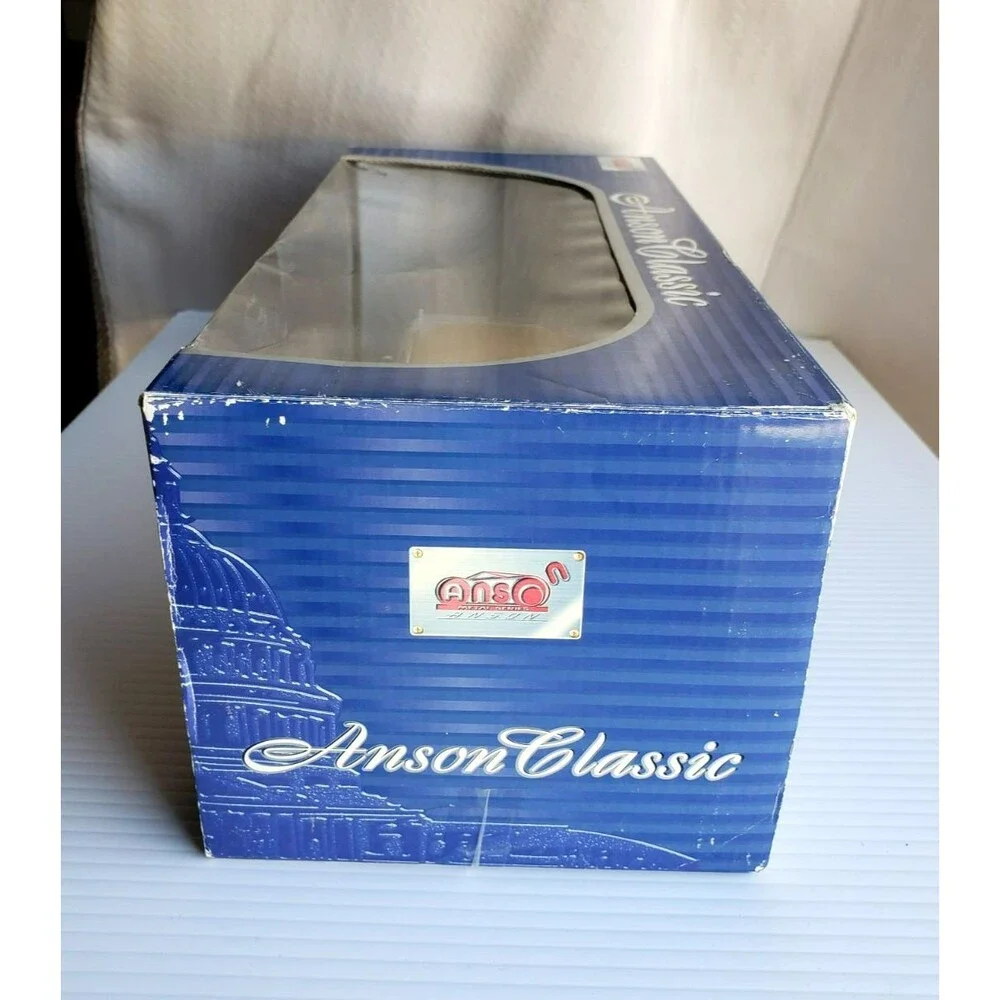 Anson Classic - 1957 STUDEBAKER GOLDEN HAWK 1:18 TIARA GOLD METALLIC White Walls